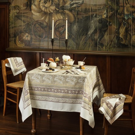 Feuilles de Vigne Tablecloth - Hazelnut