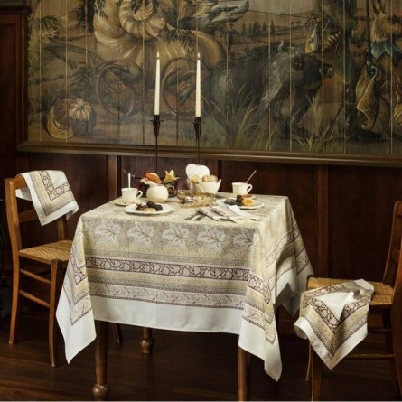 Feuilles de Vigne Tablecloth - Hazelnut