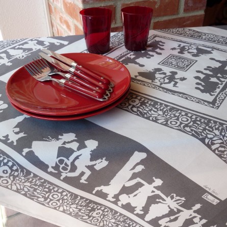 Silhouettes Hansi Tablecloth - Red