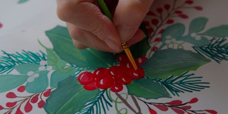 Motif Réveillon dessiné à la main par les artistes Beauvillé. Focus sur les détails de houx.